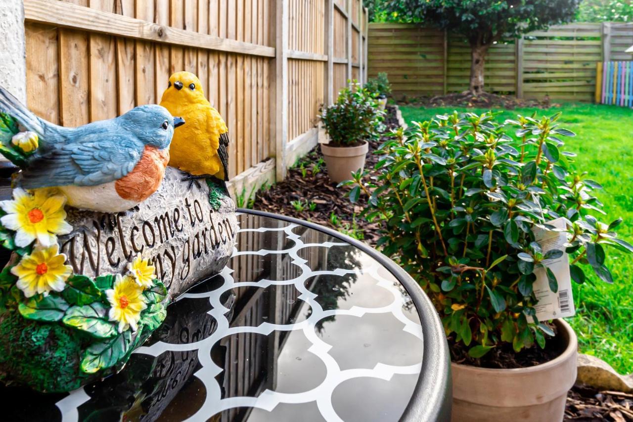 Stunning Place, Close To Windsor & Heathrow & Private Parking เบอร์แนม ภายนอก รูปภาพ